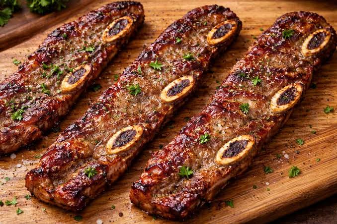 Asado de tira clásico al carbón